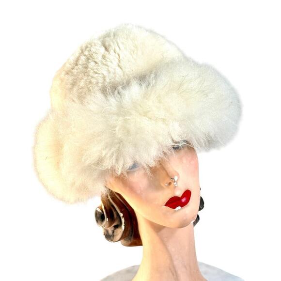 Womens VTG Ivory Shearling Big Brimmed Hat 1970s Large Size Pom Poms main image 5
